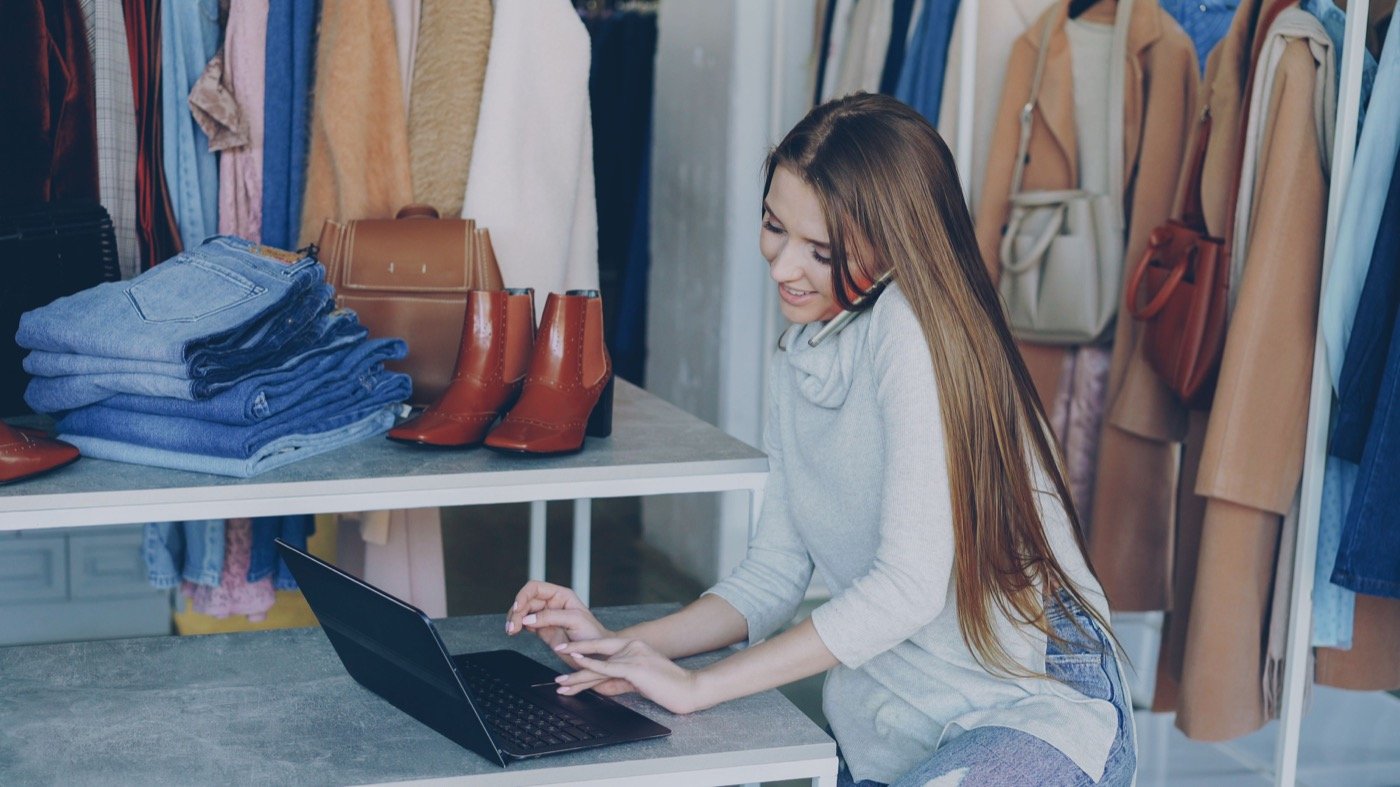 Theme customization for a fashion boutique